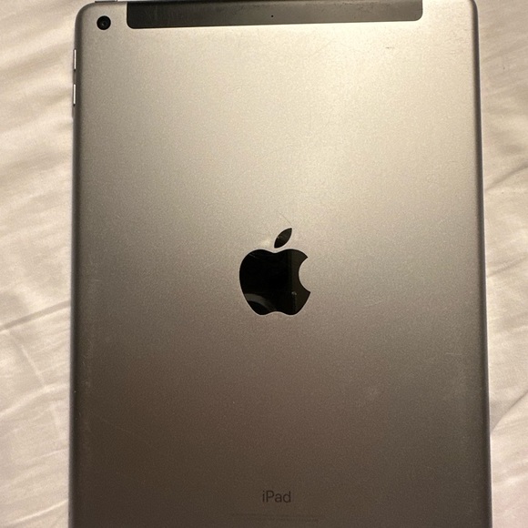 I paid 10 instead of two years barely used it great shape no scratches - Picture 3 of 7